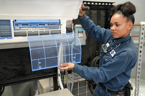 Alexandra Engleking, Instructor